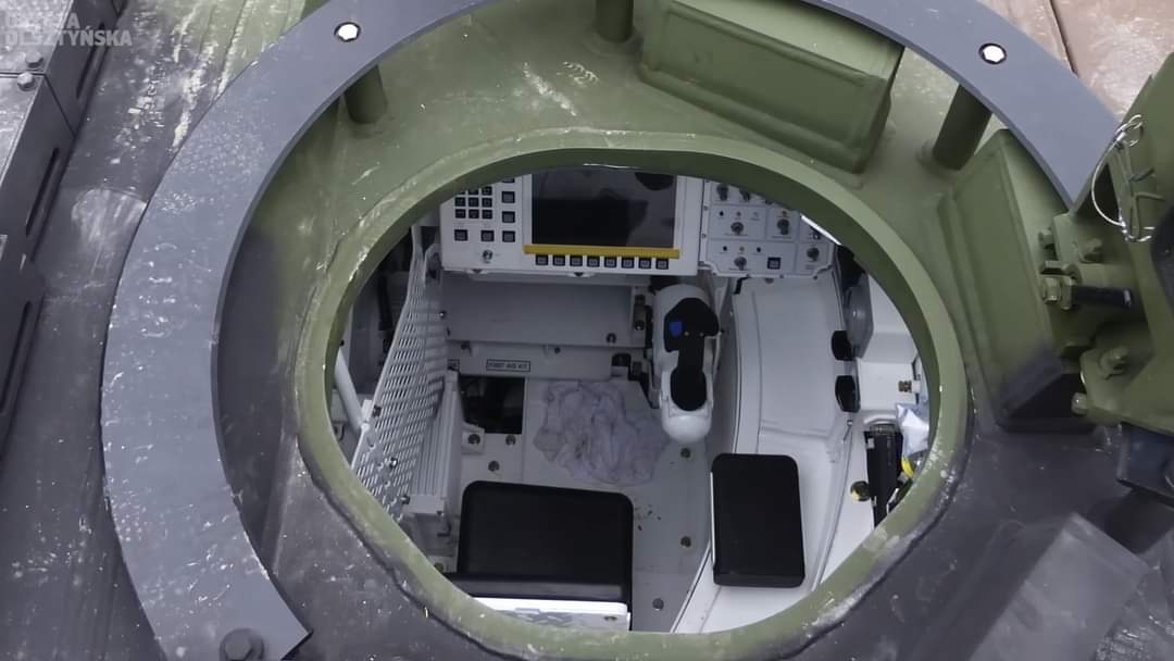TRUFAULT's tweet photo. Dentro de un carro de combate #K2.
🇰🇷
#Tank #Tanka #War #Tanque #NewsPicks #moderntank #Wars #One #Newspic #Brutal #Wars #carrodecombate https://t.co/rugjWalYWo