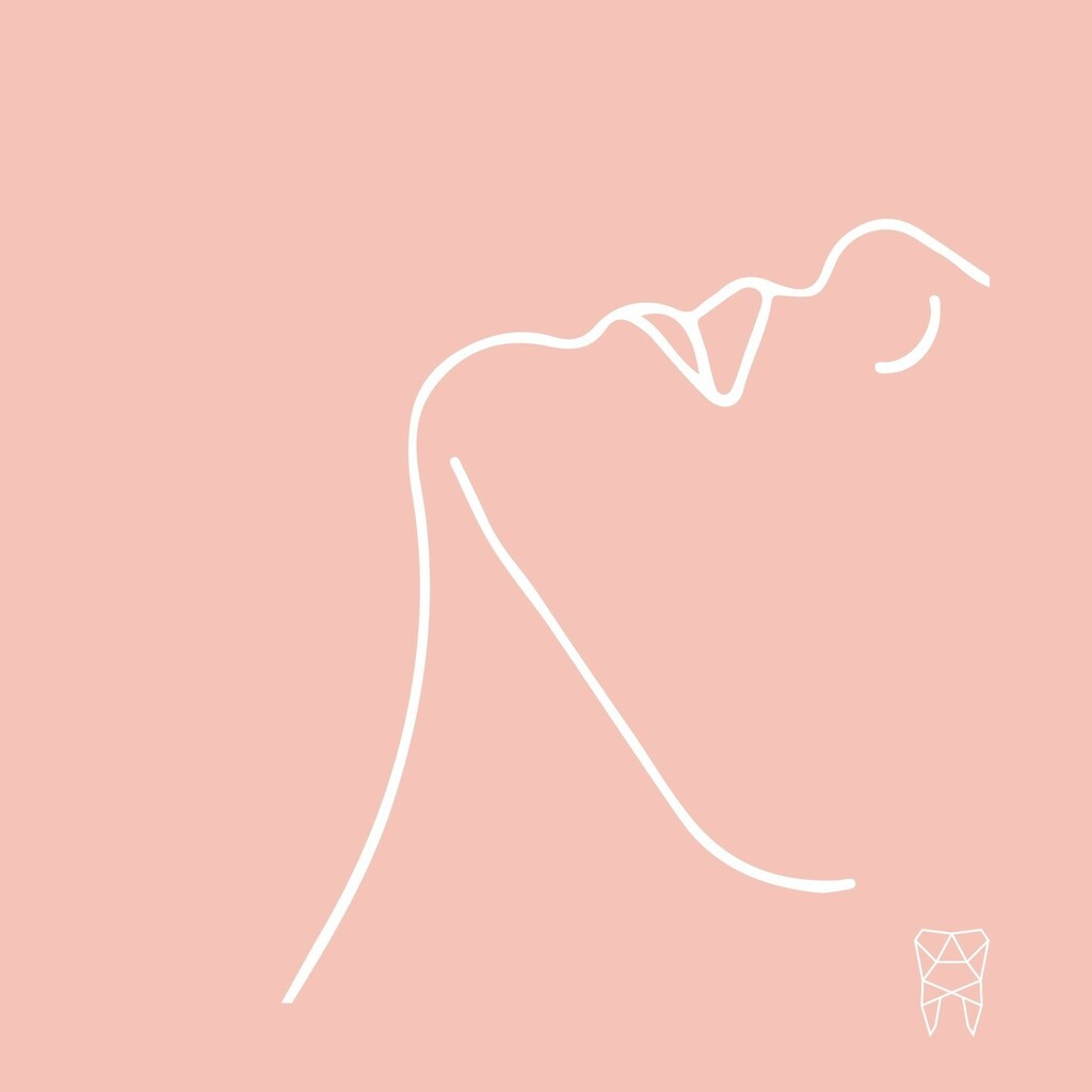 What's causing your jaw pain? If you suffer from jaw pain or stiffness, you probably think that a trip to the doctor will help. But your jaw pain or stiffness is often closely related to your oral health and hygiene, which is why your dentist treats more… instagr.am/p/CmCzSmAuM8t/