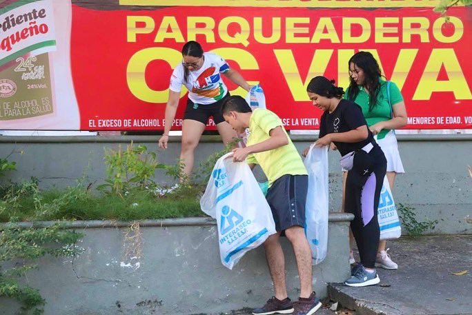 sec_ambiente's tweet photo. Participamos en la carrera 🏃‍♀️ #JóvenesPorElAmbiente y recogimos gran cantidad de residuos sólidos para su correcta clasificación y utilización♻️. 
#TransformamosAmbiente https://t.co/bacFPPfKua