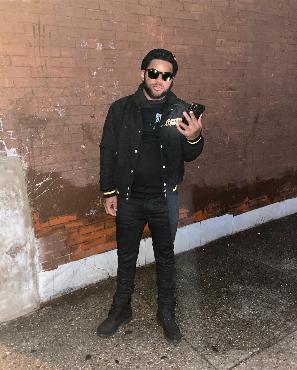 SU_boyboy's tweet photo. Handle business is a must get ya feelings hurt when you trust…. 😎 https://t.co/4Ce1BgW7zC