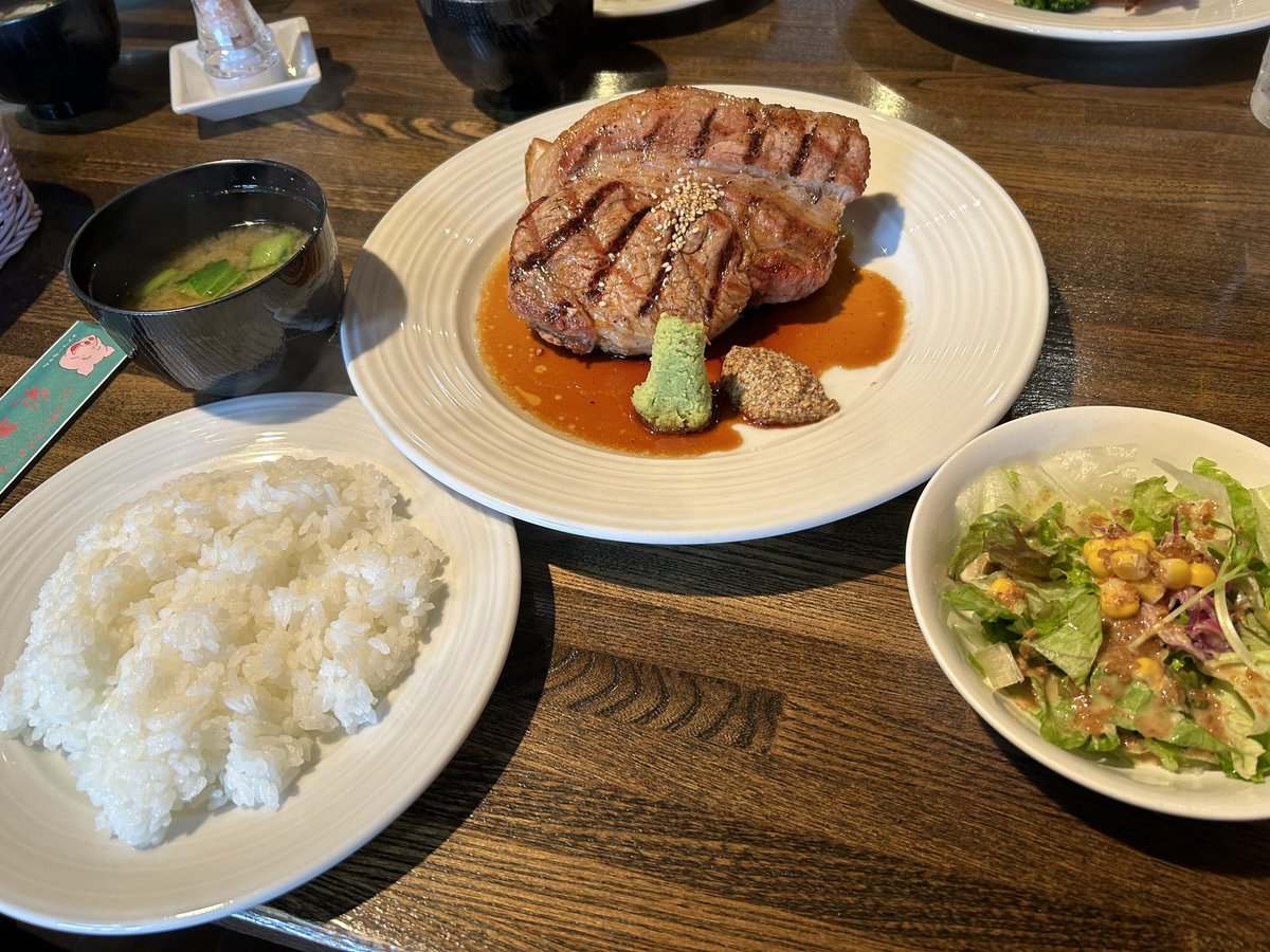 blackrabbit_roa's tweet photo. 先日、茨城県笠間市にある「彩美亭」へ!
前日にxv1900cuレイダーを納車された方とのツーリング!
午後は天候が変化しそうだったので、早めの解散になってしまいましたが…
時間、距離関係なく、すごく充実して楽しかった😆
#xv1900 #xv1900cu #xv1900a
#ストラトライナー #raysofarion
#ROA https://t.co/bwivONl20G