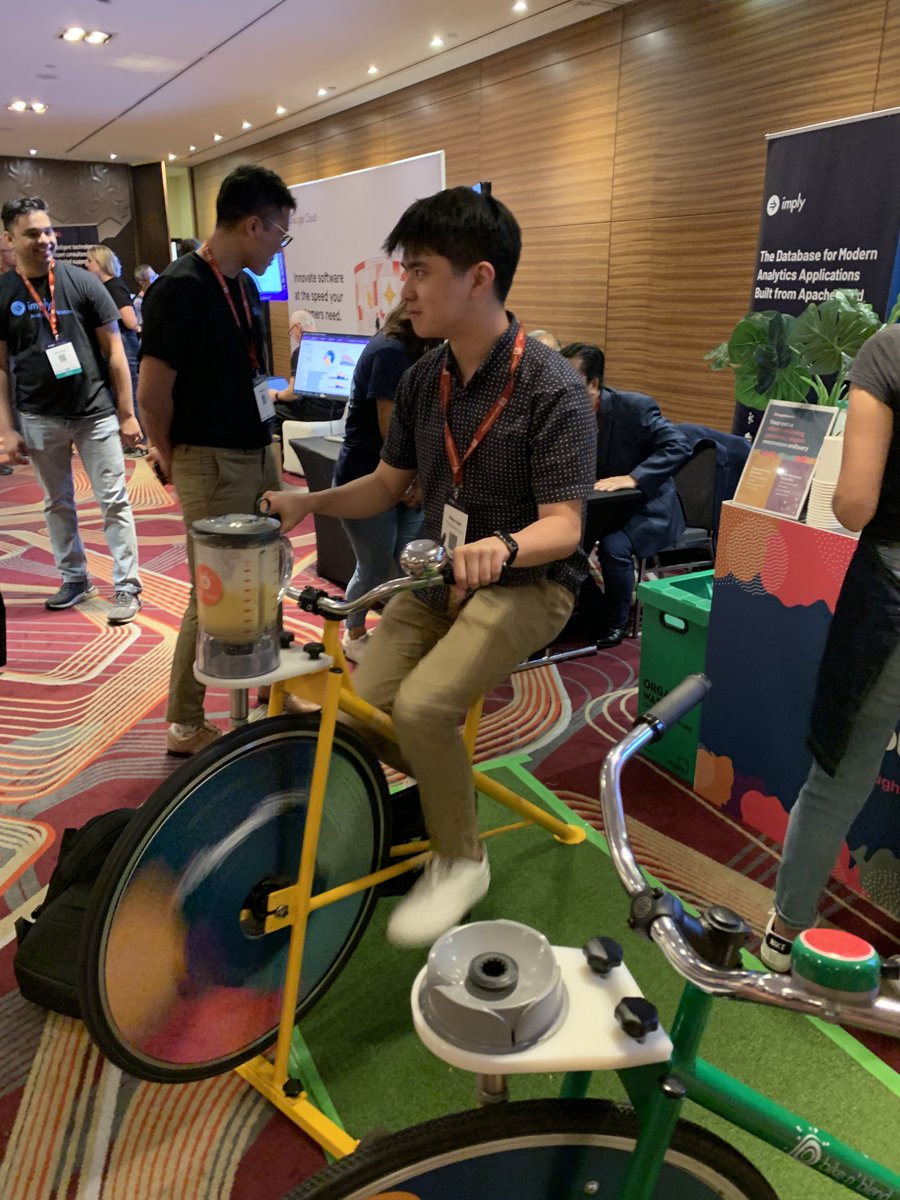 Shoutout to #Thoughtworks for their Lunchtime Smoothies using Pedal Power #YOW22