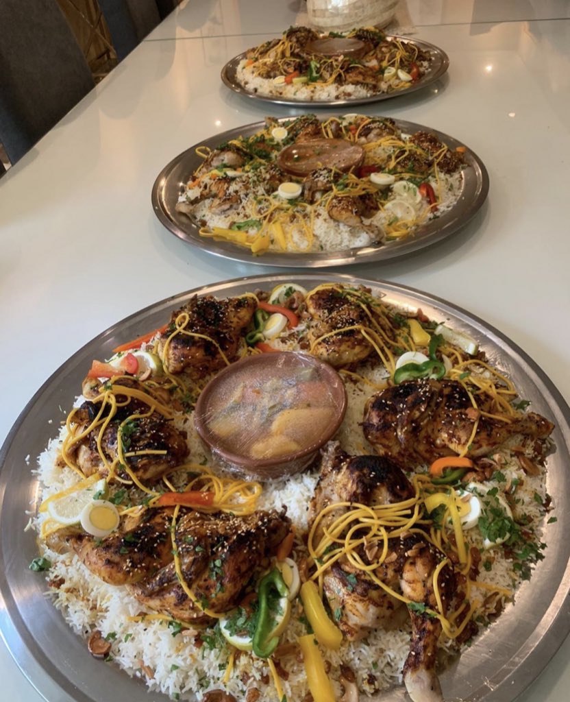 B_S_kitchen's tweet photo. لازالت عروضنا مستمرة 😍🔥

مطبخ بأيدي سعودية 🥘
بسجل تجاري وموثق في معروف

🛑عرض خاص خصم 15%🛑
سابقًا 5 أطباق كبيرة ب1000
حاليًا 5 أطباق كبيرة ب850

- نستخدم أجود أنواع اللحوم والدواجن والأسماك
- سخانات أو حافظات أو استقبال أوانيكم الخاصة
للتواصل واتساب👇🏻
https://t.co/rYytfAzfah https://t.co/mvvCAY7RHE