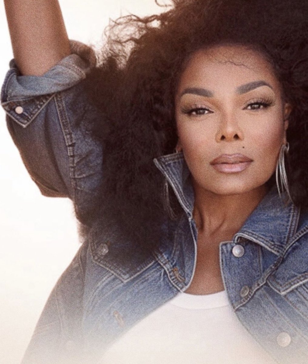 darlene92680666's tweet photo. So Gorgeous!! @JanetJackson https://t.co/hy4f9QtfL7