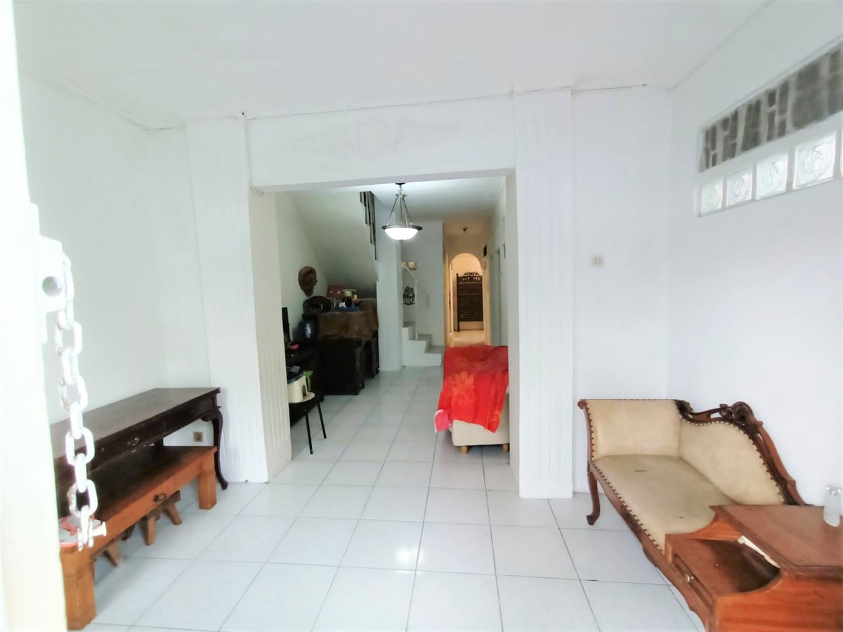 gudangsproperty's tweet photo. #RumahDijual di #HajiNawi JAKSEL.

Spesifikasi :
LT 107 m2 | LB 150 m2
KT 5 | KM 2
2 Lantai
Teras Atas
Ruang Tamu
Garasi

Mall Terdekat :
ITC Fatmawati
Pondok Indah
Blok M

MRT :
H. Nawi, Blok A, Cipete

#JualRumah https://t.co/CCeEWYyDAH