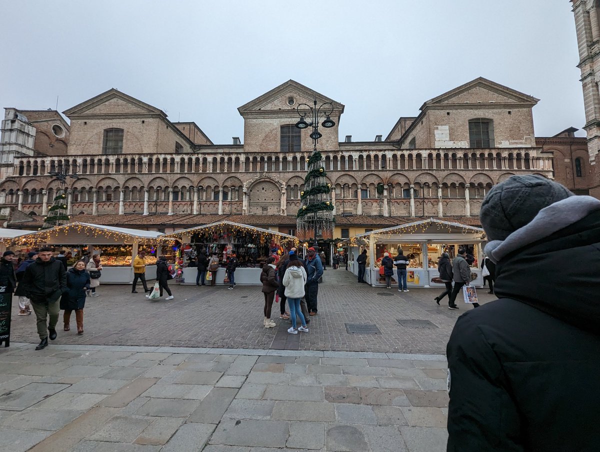 AlexFranchini14's tweet photo. No one has ever spoken well of Ferrara to me and that is, probably, the reason why when I saw it I was dazzled! #Ferrara #Christmas #trip #Spal #Italy #Castle #Art #History #culture https://t.co/fEigYLgZom