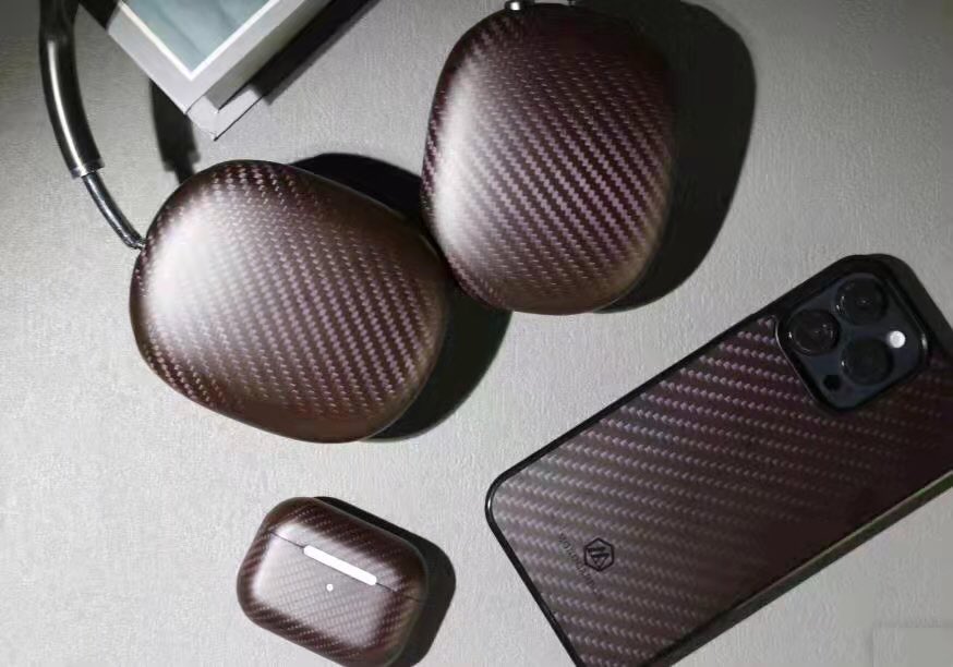 monocarbontech's tweet photo. A series of purple carbon fiber case for Apple devices https://t.co/IIhz0kolGF