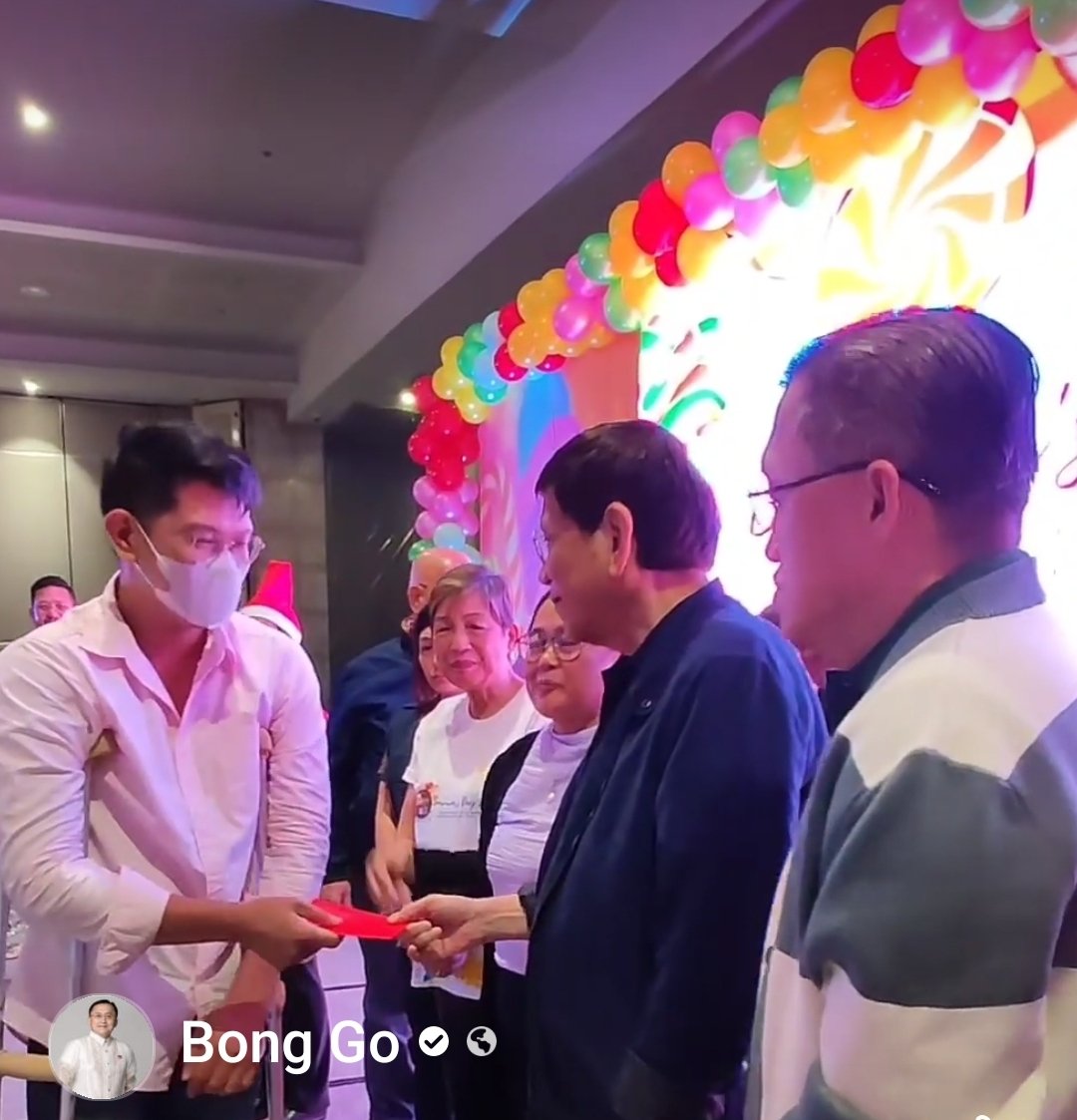Genom Alfredo 🇵🇭 on Twitter "FPRRD gives a Christmas gift to young