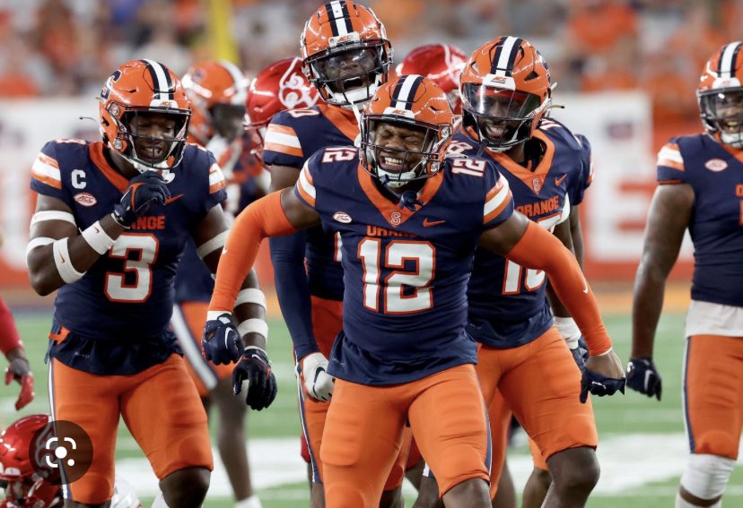 MicahFord17's tweet photo. Blessed to say I have received my 4th Division l offer from the University of Syracuse #GOORANGE 🧡💙 @WRCoachmj @CoachAhmadCuse @RivalsFriedman @tyler_calvaruso https://t.co/bq6gyszVVO