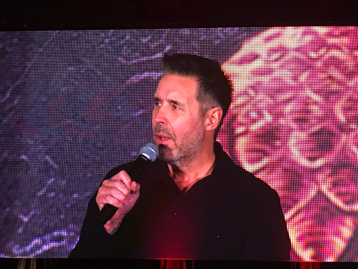 MeereeneseKnot's tweet image. A few highlights from the Paddy Considine panel. Paddy said he ensured the improvised crown falling off scene would happen by making sure it fell off every take. #HouseOfTheDragon #GoTConvention
