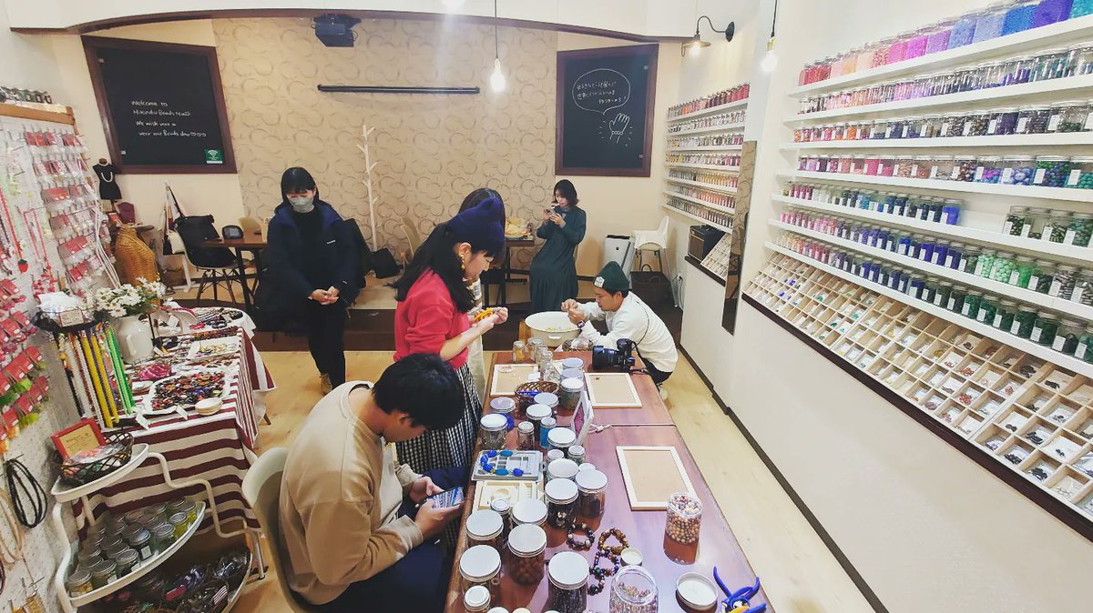 KusunokiTaijiro's tweet photo. 琴平ワーケーション。
#ハニー雷蔵 プレゼン、#TABIPPO × #TRAPOL 代表のトークセッション、#麻心 リズムセッション、#ヒトツブビーズ店 WS、#松尾寺 阿字観瞑想、#こんぴら十帖。めちゃくちゃ楽しい時間でした!
#こんぴら十帖 #好きがコトひらく町 #琴平 https://t.co/tHETlsC7HM