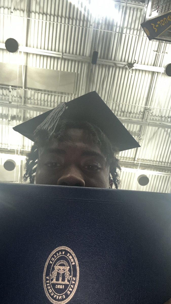 shawrobinson1's tweet photo. Class of Fall 2022🫡 https://t.co/Vxfy3Y10Mg