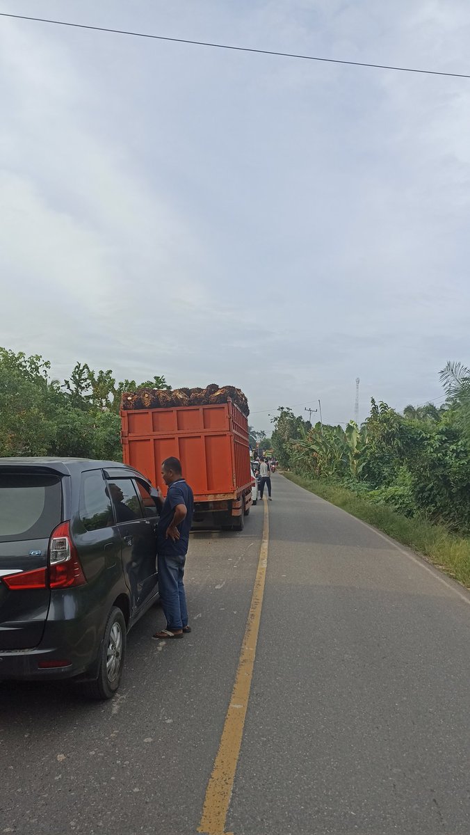 joihot's tweet photo. 🚛🚛🚛 https://t.co/V1bn60NUJ8