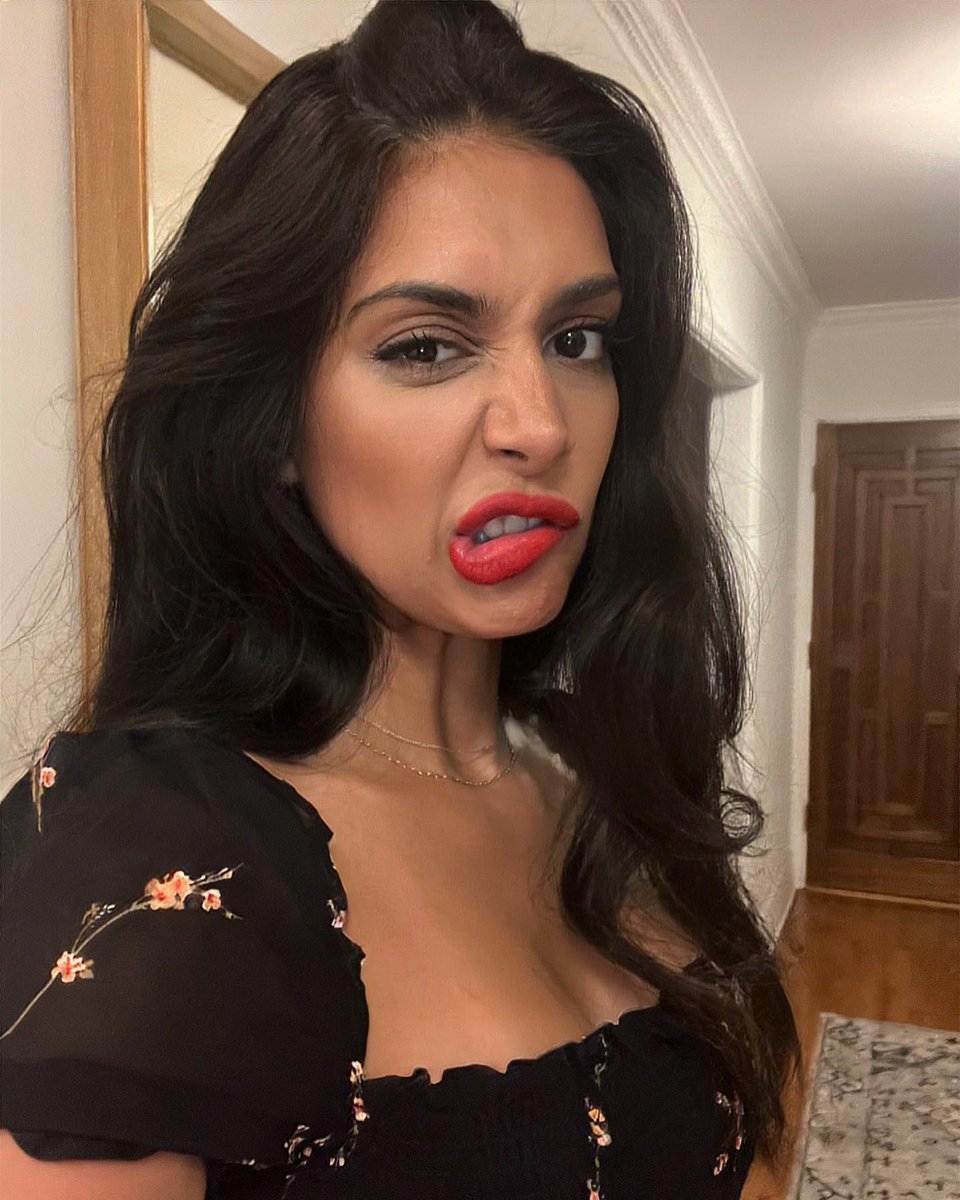 Simanda22's tweet image. I only want happiness😄😁😁😁