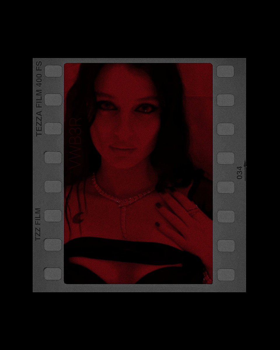 ㅤㅤㅤㅤㅤ
ㅤㅤㅤㅤㅤ
        ʀᴇᴅ ɪs ᴍʏ ғᴀᴠᴏʀɪᴛᴇ ᴄᴏʟᴏʀ.  🫀
      𝙴𝚂𝙿𝙴𝙲𝙸𝙰𝙻𝙻𝚈 ꒷꒥𝕭𝗟𝗢𝗢𝗗꒥꒷ 𝚁𝙴𝙳.
ㅤㅤㅤㅤㅤ