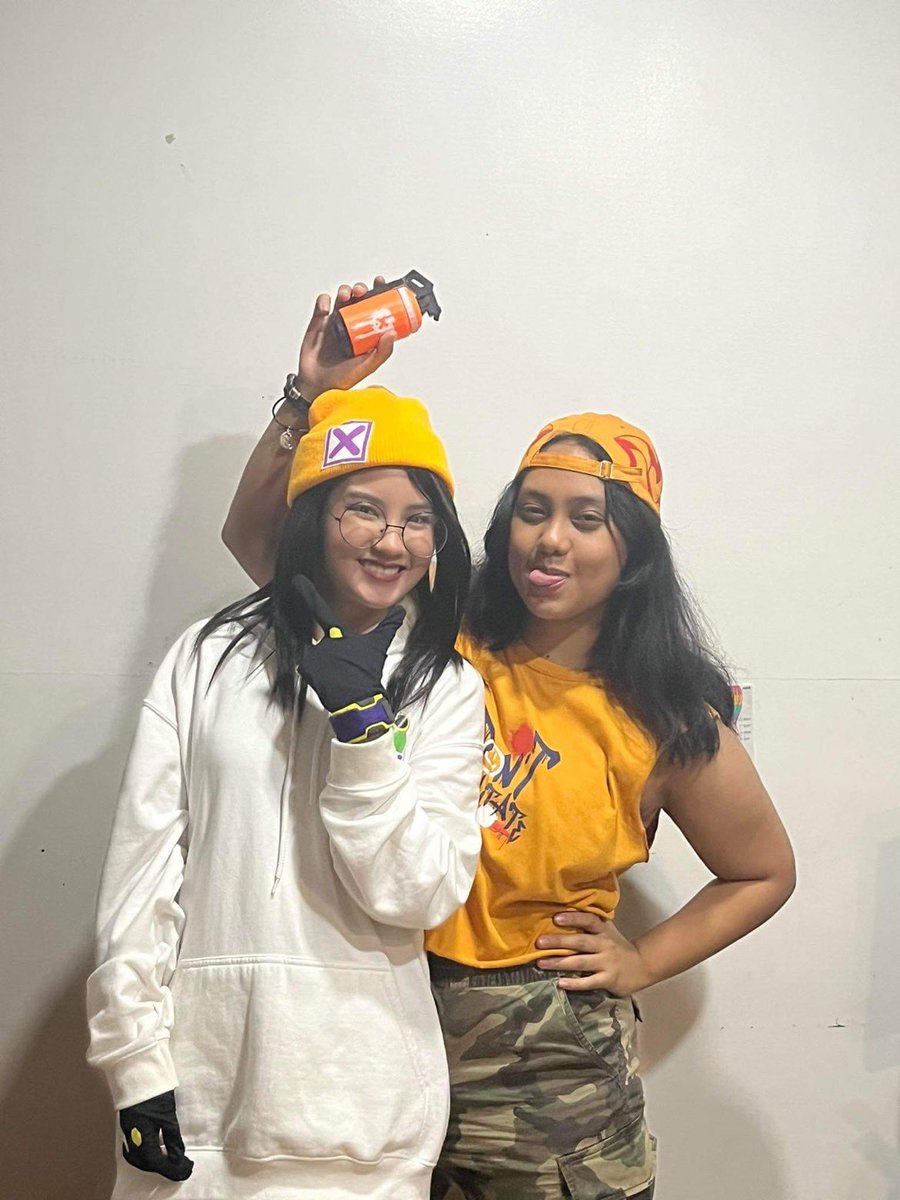 saklology's tweet photo. LOOK THEY ARE US WE ARE THEM https://t.co/XemL8NOWRX