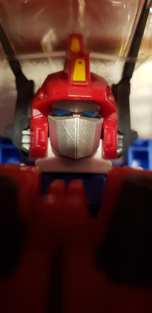 thepalehunter's tweet photo. @HasbroPulse My Victory saber just showed up with some bad paint scratches and overspray.  His scratched up face plate is a huge bummer.  Hope you can help me out! https://t.co/SJd4DLeVQI