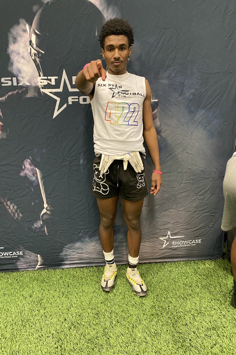 Thank u <a href="/6starfootballKS/">Six Star Football | KANSAS</a> for inviting me the camp‼️ had a great time and learning experiences☝️