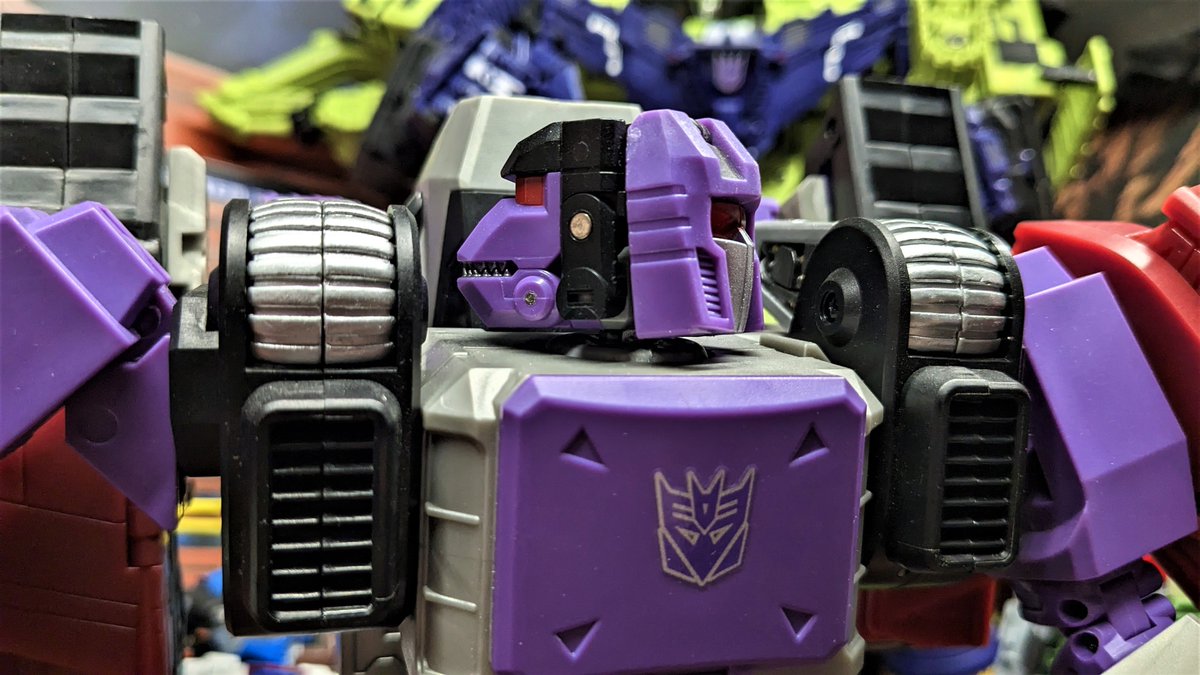 Tallus76photos's tweet photo. Transformers Keiths Fantasy Club Kongzilla. Apeface.
#tranformers #horrorcons #headmasters #apeface #snapdragon #KFC #keithsfantasyclub https://t.co/yhzq1Q8zsv