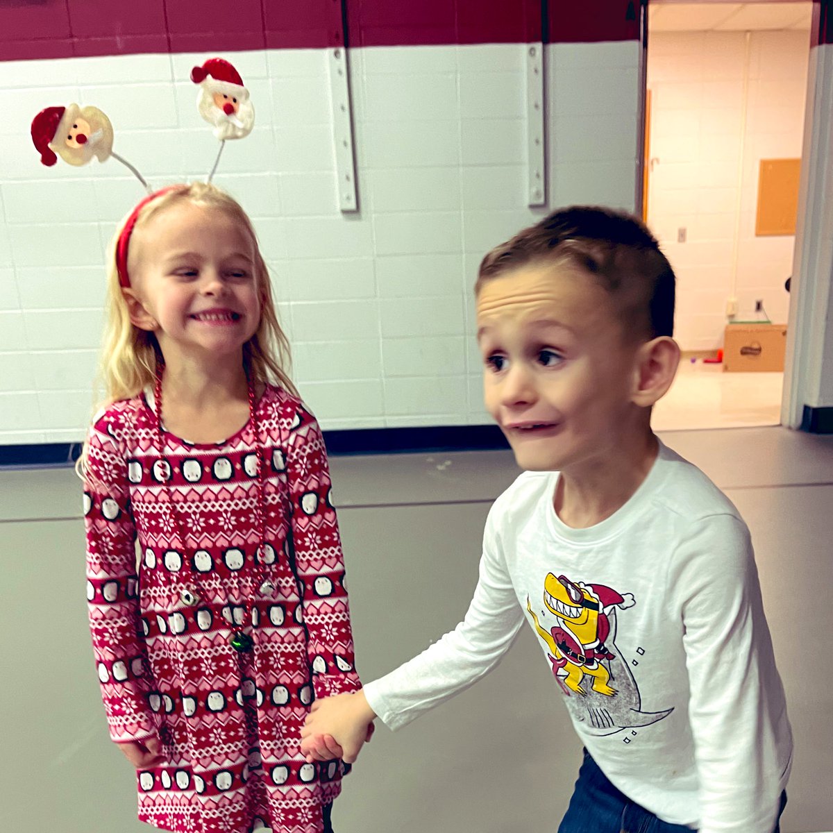 DanzDucks's tweet photo. These smiles make Mondays so easy! It’s true what they say when you love what you do, it’s really not work! #perfectlyimperfectpreschool #wearemillpondprek #bringonmonday https://t.co/8D7AHrcTG7