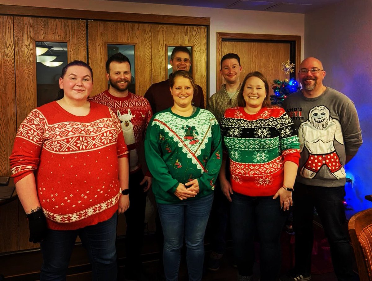 We had such a great time singing with residents at the Glarner Lodge today! Thanks for letting us spread holiday cheer with you! 🎄