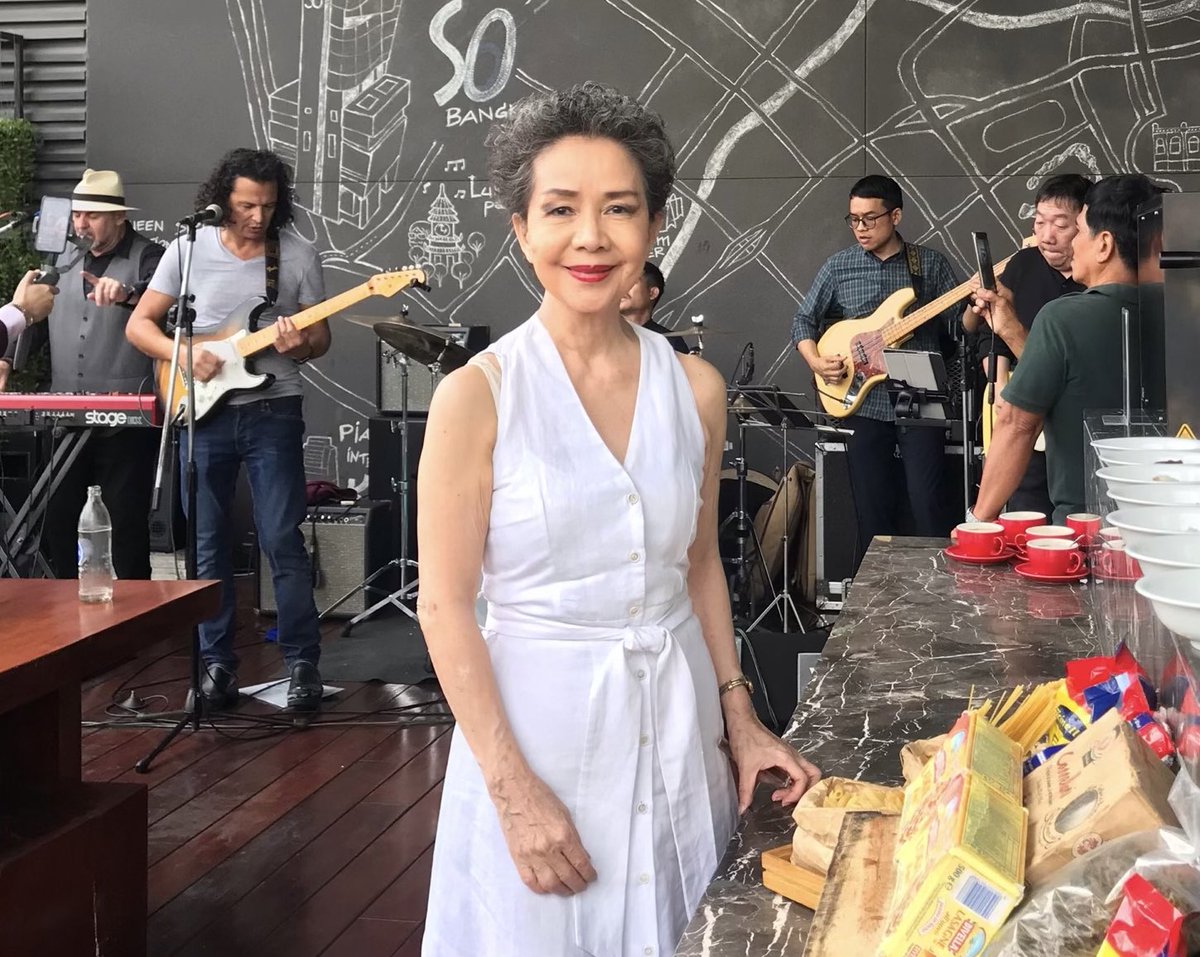 commecestbon's tweet photo. #SoAmazingChefs #SundayBrunch with acclaimed celebrity chefs.มื้อนี้มา SO Amazing Chefs #ซันเดย์บรั้นช์ ที่ #SOBangkok
https://t.co/TpeQUL6bYk
#commecestbon #dinewinestyle #กอมเซต์บง #กินดื่มเที่ยว #สายกิน #food #foodies #delicious #อร่อย #เชฟซุปเปอร์สตาร์ #celebritychefs https://t.co/gkU15drDUf