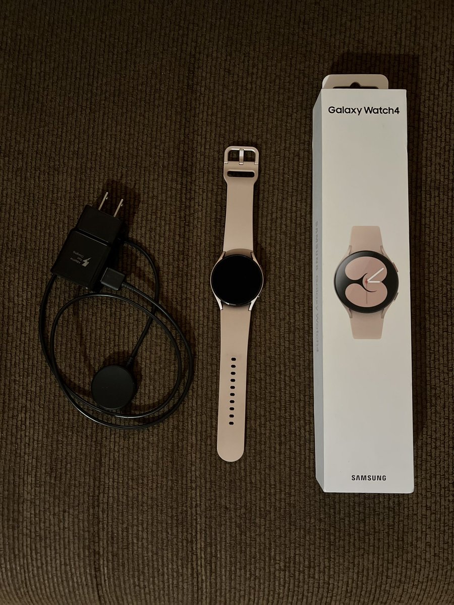 FOR SALE : EC$350
~ Samsung Galaxy Watch 4
~ 40mm
~ Pink Gold
Condition: Gently Used

Contact 📞784-531-7647