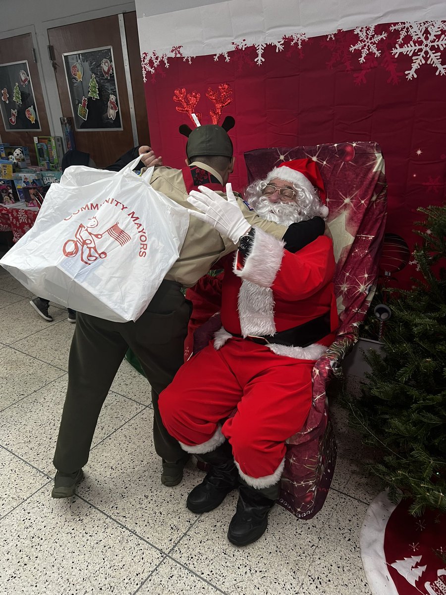 Such a great time today with the community for the Sea Gates Annual Tree Lighting Ceremony and Toy giveaway. A special thank you to our sponsors for the generous donations this year. Thank you to all the volunteers and our elected officials for their constant support.