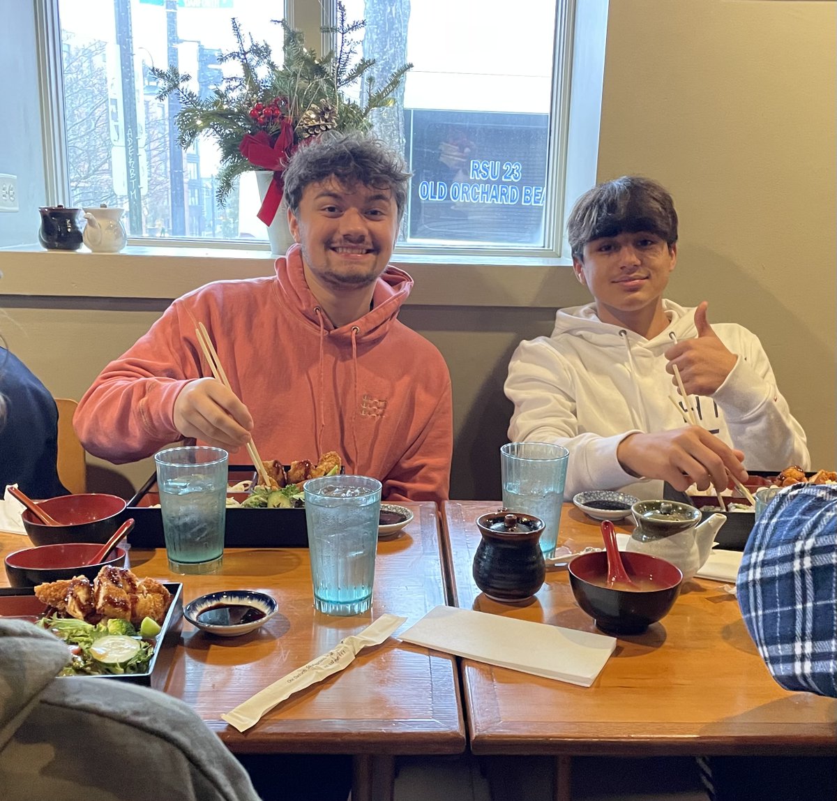 aznash13's tweet photo. Field Trip to Yosaku Restaurant#japanesecuisine #OOBshcools https://t.co/6j7XJ613W1
