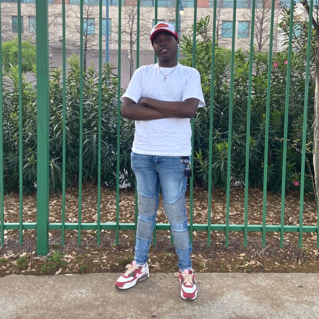 nmdp_org's tweet photo. Meet #sicklecellwarrior, Justice! He was diagnosed with #sicklecellanemia a few months after birth and has spent his life in and out of the hospital dealing with pain crisis. Tomorrow he'll share his story on @GMA about his lifelong search for a donor match. 💙 #GMASwabToSave https://t.co/XE63TlDKya