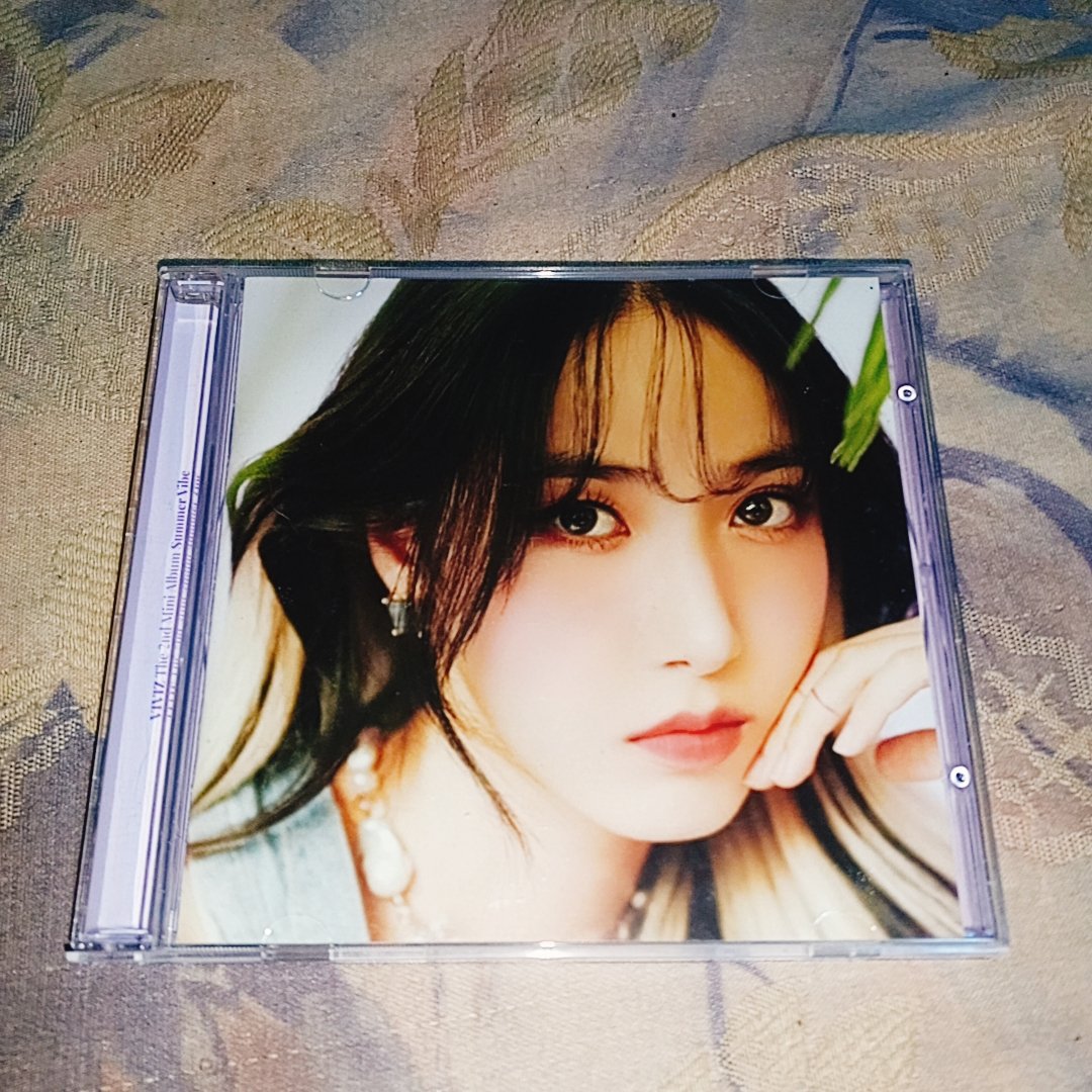 sinbseyooo's tweet photo. viviz summer vibe sinb jewel case - 120 https://t.co/vtoVcacXtn