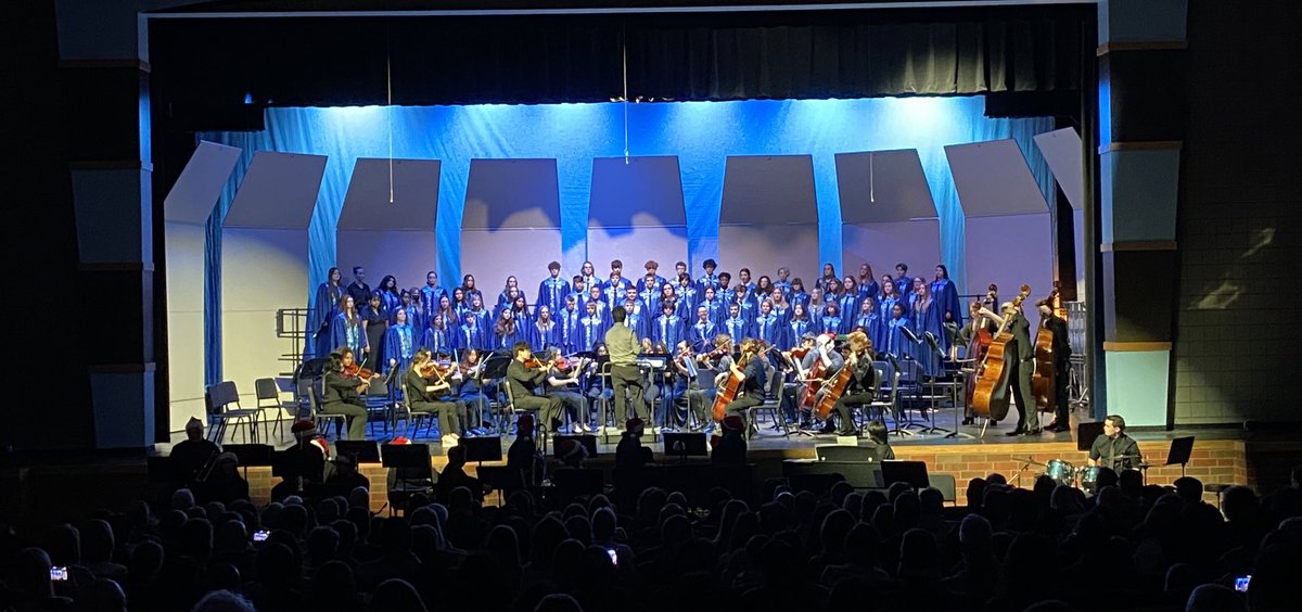 Todd_spinner's tweet photo. #GreatConcert🐻⛄️
@BerlinBears_SS @BerlinBearsAD @OBHSBand @BerlinChoirs @FriendsFbpa https://t.co/C9b1UOTbd4