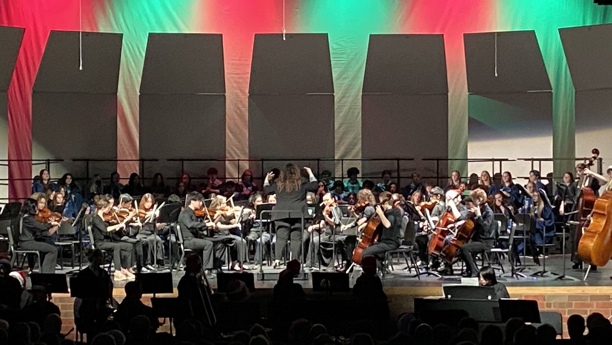 Todd_spinner's tweet photo. #GreatConcert🐻⛄️
@BerlinBears_SS @BerlinBearsAD @OBHSBand @BerlinChoirs @FriendsFbpa https://t.co/C9b1UOTbd4