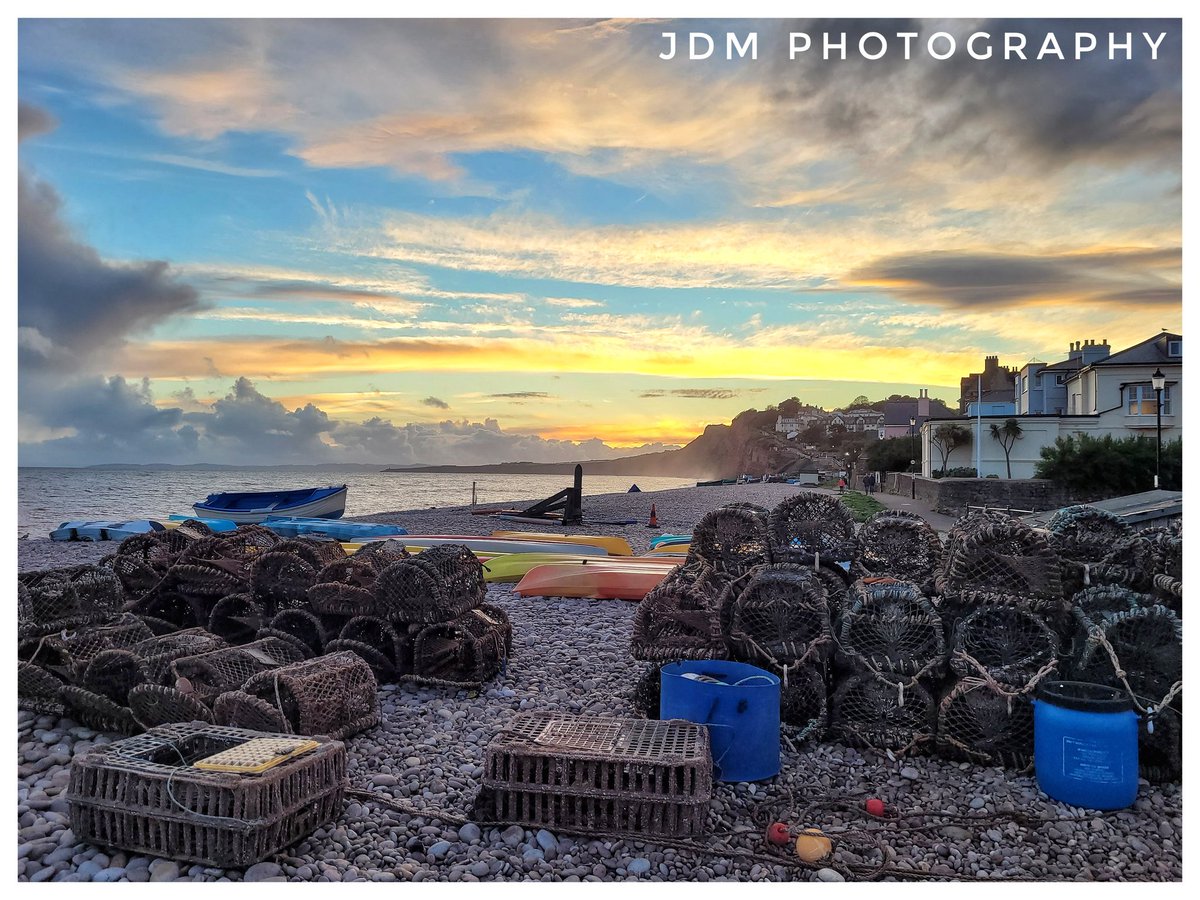 JDMPhotography5's tweet photo. Seaside Sunset... 👍📸 #BudleighSalterton #Budleigh #Devon #EastDevon #Sunset #Beach #PhonePic #picoftheday #pictureoftheday #VisitDevon #VisitEastDevon #VisitSouthDevon https://t.co/gB5vg2mB1Q