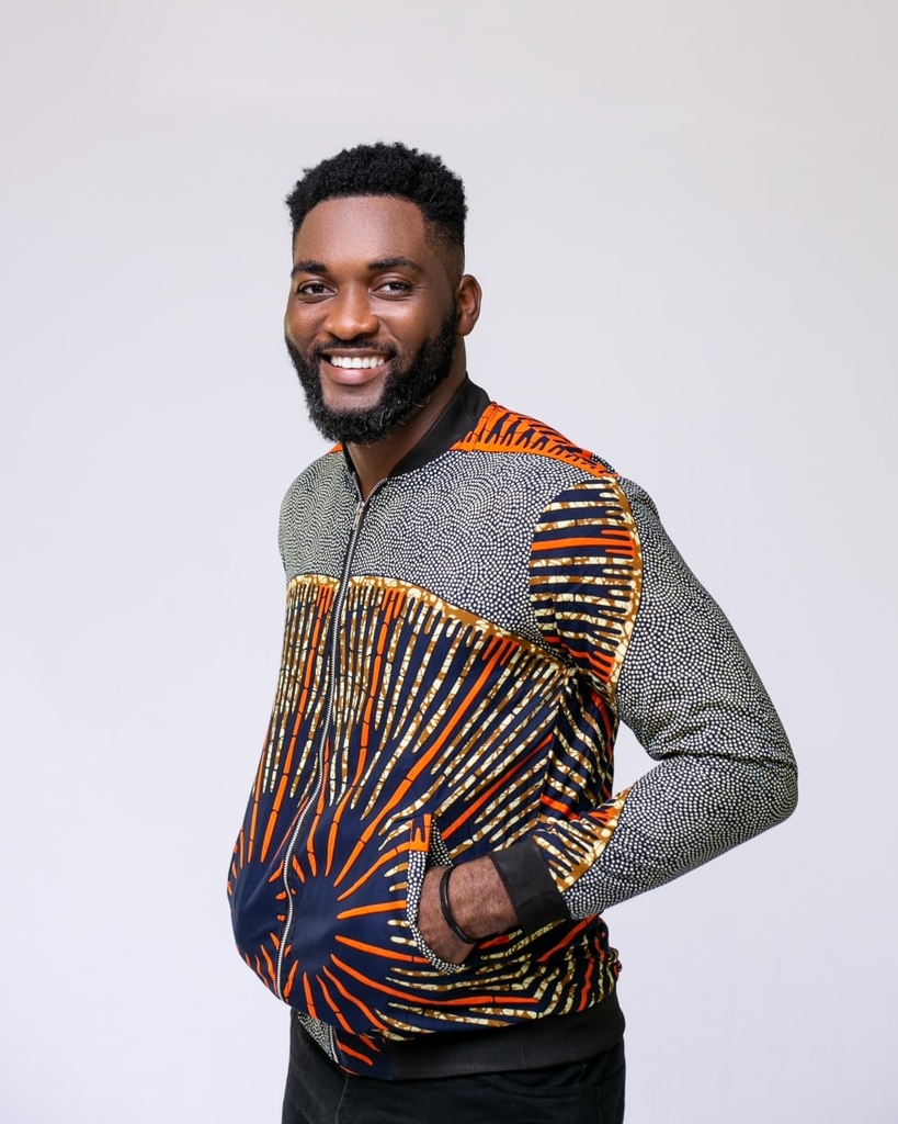 kosyline's tweet photo. Nothing beats an Ankara bomber jacket with pockets to warm up your hands especially in the winter cold. 

#ankarabomberjacket
#worldcup2022
#ukownedbusiness
#thistimeforafrica
#ukblackbloggers
#ukmalebloggers
#viralinstagrampost https://t.co/U673GYWVsZ