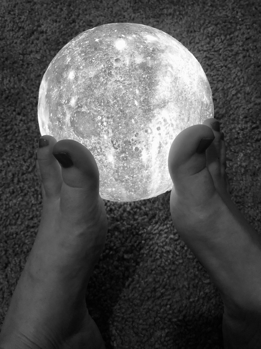Curiousmetooo's tweet photo. #feetfethish #feetworship #FeetPictures #onlyfans #followme 

https://t.co/eRLkxPsgbY https://t.co/cNX4dWko1W