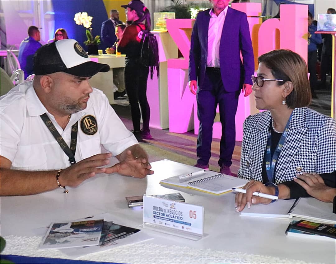 Orgullosa de haber participado activamente en las ruedas de negociación del sector acuático, representando a @Bolipuertos_

Empresas públicas y privadas consolidaron la economía nacional, en la Expo Transporte 2022.

¡Felicitaciones a todos los participantes!

#RenaceLaEsperanza