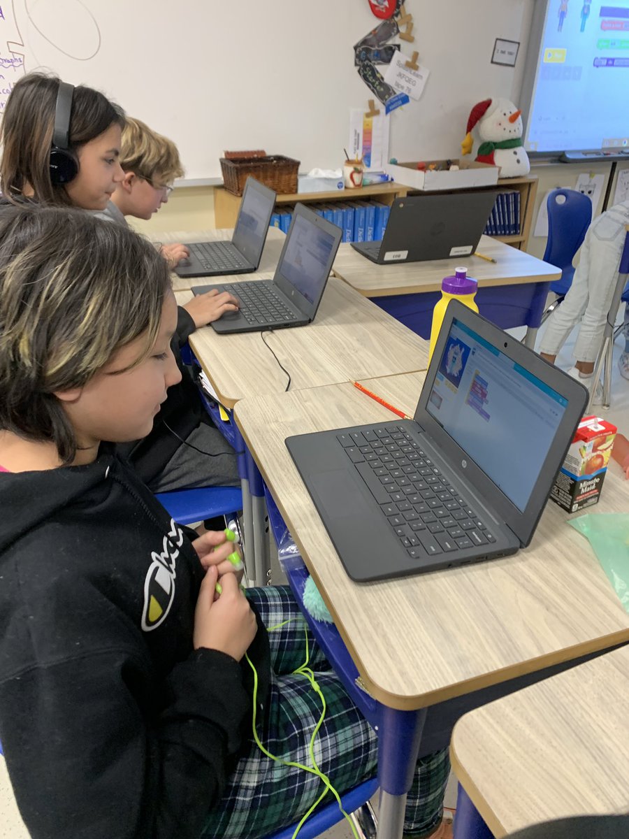 WinstonWilly's tweet image. @hourofcode took place @WinstonWilly School this past week!! Coding fun for all! @TechLPSD