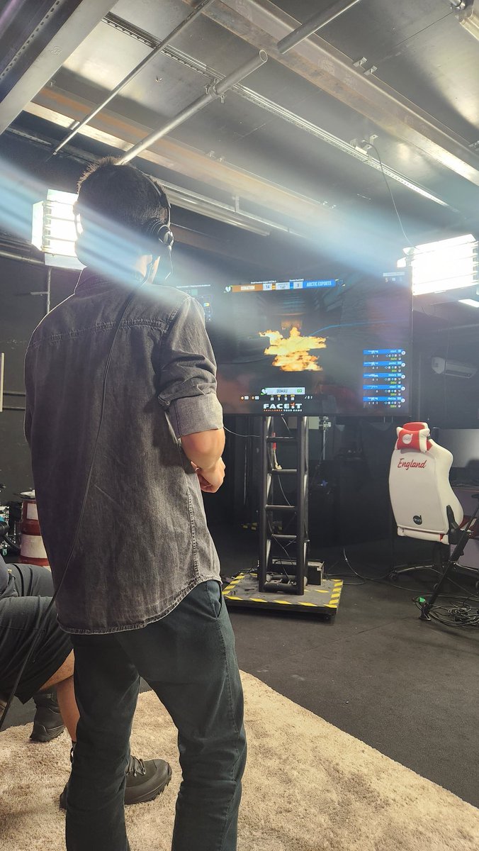 mrAnaum's tweet photo. Tá difícil comentar sem ver o PGM com o @brenobmarchiori não ficando quieto no lugar dele
#eslbpl https://t.co/UFeePrrXeJ