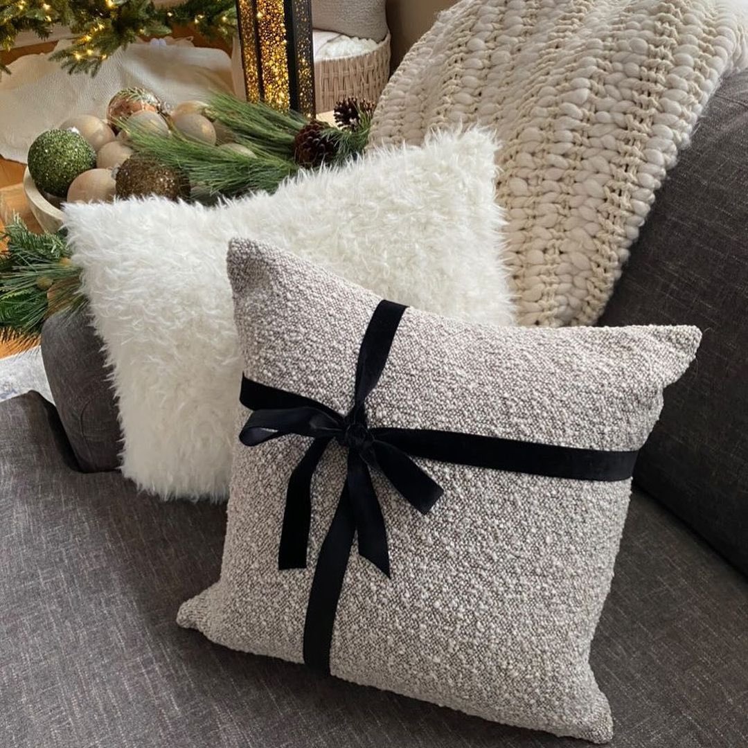 domvitus's tweet photo. Our sand grey Boucle pillow decorated by  using a interesting DIY Ribbon. Really cute and lovely. 🥰🫶
Christmas is there soon :) Our Boucle can be sure to make your home feel festival and cozy 😍

#christmas #christmasdecor #christmasdecorations #homedecor #domvitus https://t.co/Nd2txzjoh8