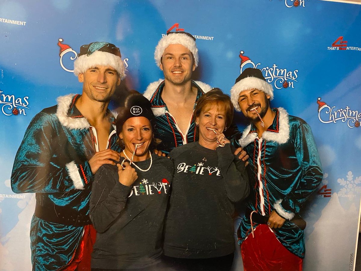 AmandaW35W's tweet photo. @tyler_hynes  It was a great day🎄Merry Christmas 🎄 https://t.co/wil0YL75KE