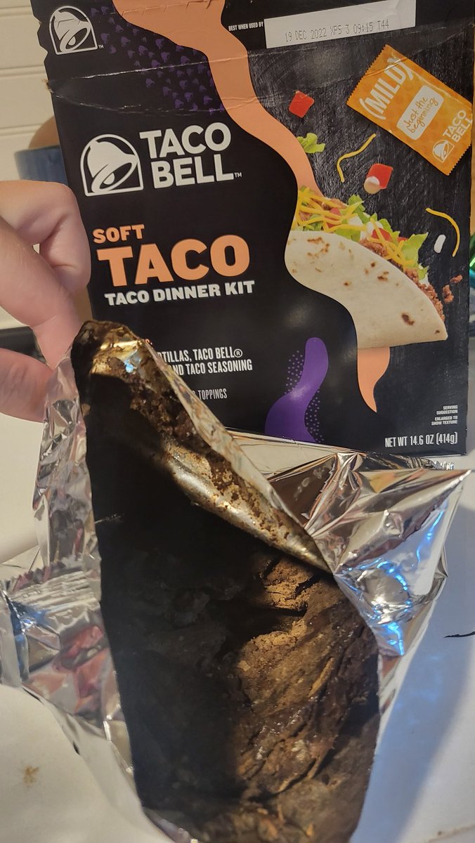 Angpierce12's tweet photo. Watch out for those dinner kits!!! I've sent messages about this and heard nothing. Disgrace. Come on Taco Bell.  @tacobellcare @tacobell https://t.co/IdfEWe19tO