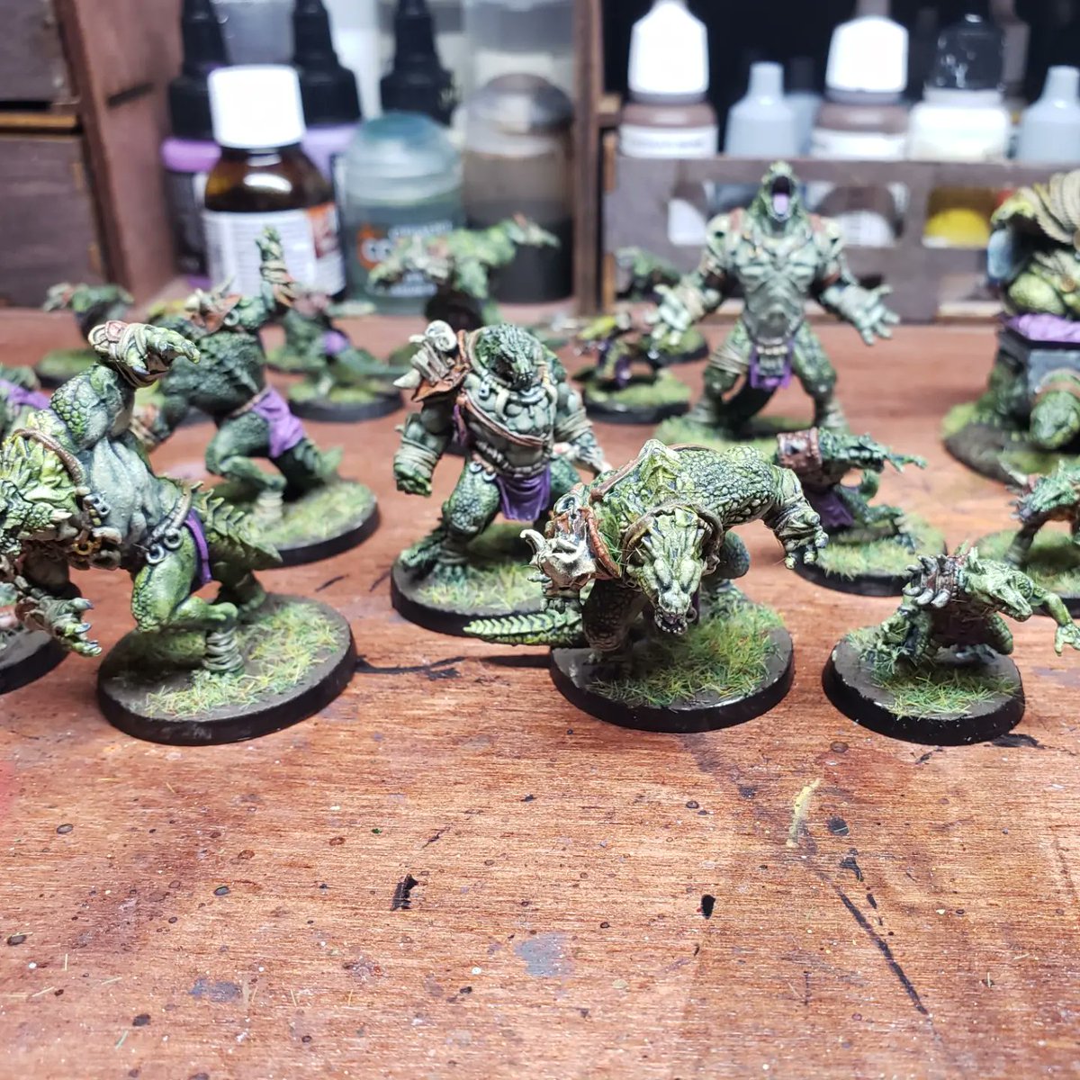 blamminator's tweet photo. Finished up this Blood Bowl Team!
#paintbrush #miniatureblacksmiths #miniature #miniaturepainting #painting #minipainting #art #miniatureart #painttinythings #tabletopfigures #ilovetopaint #dnd #dndminiatures #games #gamesworkshop #bloodbowl #greebo https://t.co/dE0zNf9r9V
