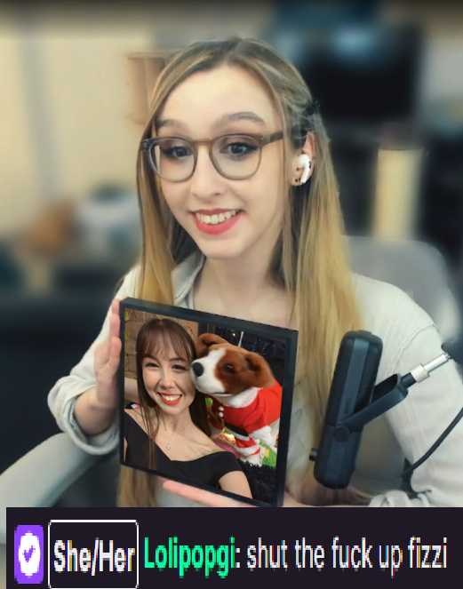 FizziBerry's tweet photo. my favourite streamer sent me a photo of herself and signed for me!! thanks its perfect Lolip! https://t.co/lrRdog6nrw