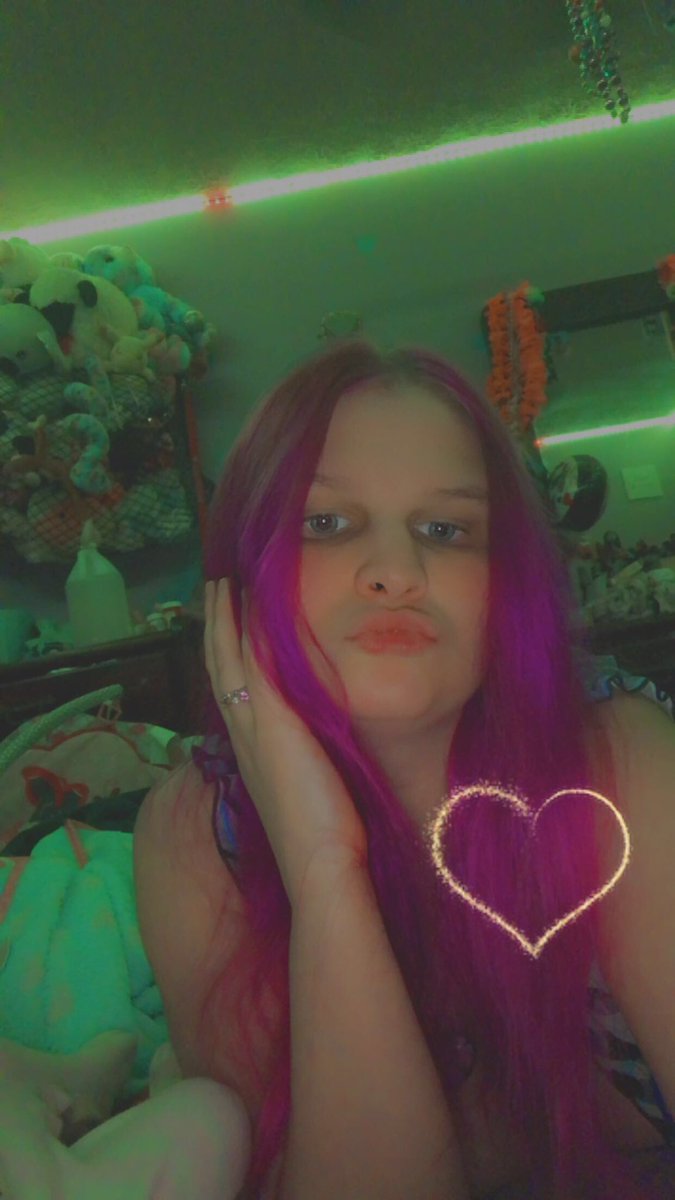 moonchild2195's tweet photo. Some pictures of me 🥹 #purpleismyfavoritecolor https://t.co/gfnUmwf4U1