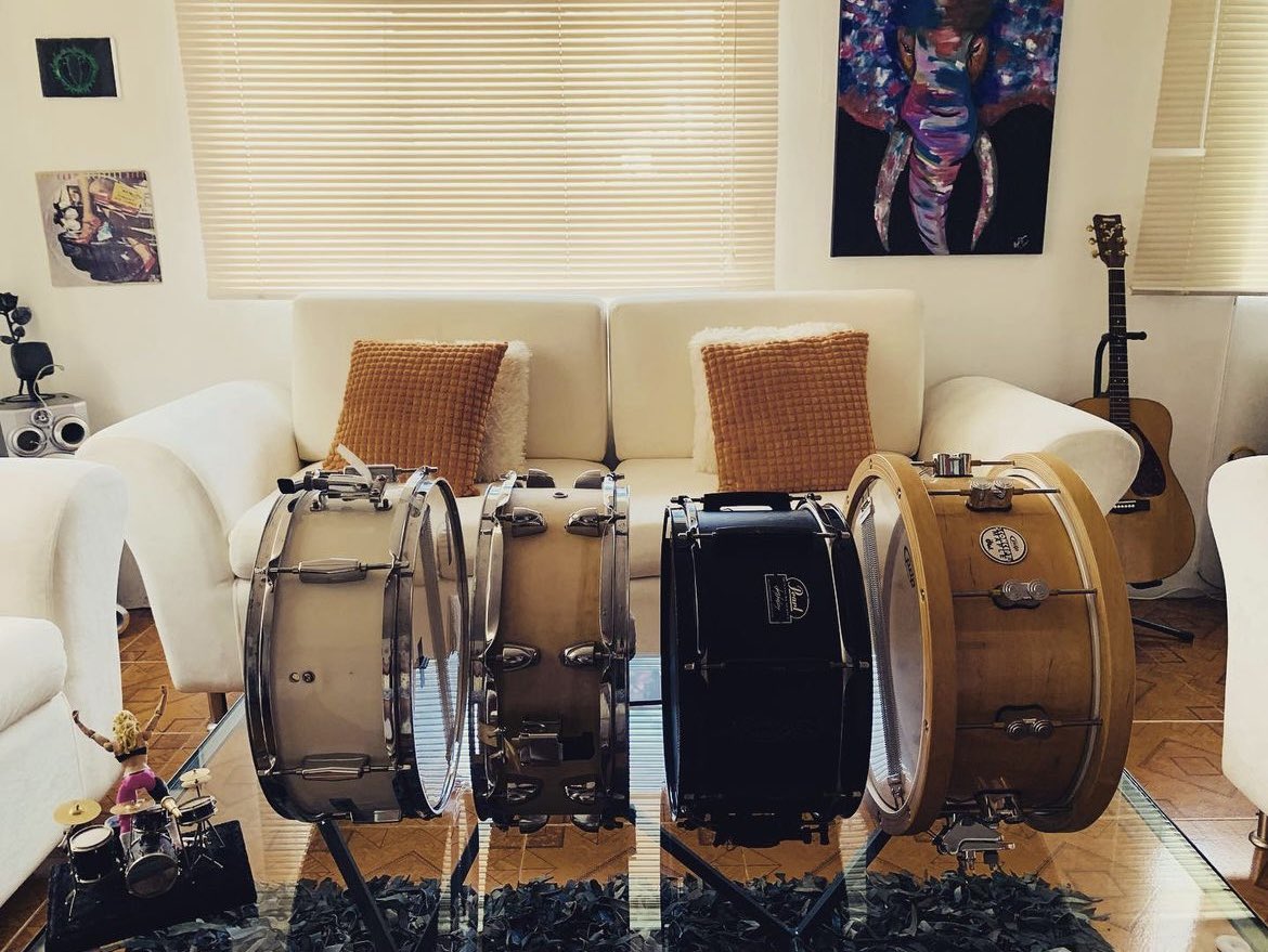 Some of my babies \* I love every single one
#snare #drums #drummer #evans #snaredrum #music #percussion #marchingband #drumming #dwmaple #drumline #drumlife #remo #drummers #dwdrums #drumset #musician #pearldrums #premierdrums #drummersofinstagram #sonor #drumkit #vicfirth
