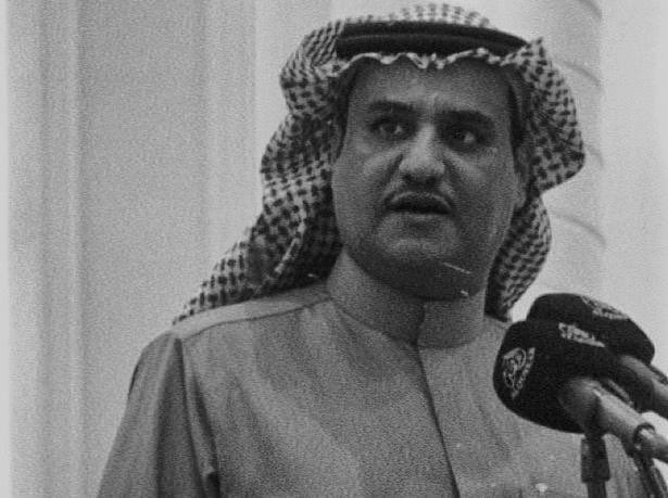 ruxvq's tweet photo. اللّيالي عيّفتني وأنا طبعي عيوف 
لين نفسي فضلّت صبرها وسكاتها 

شي من حدة مزاجي وشي من الظروف 
متشبعٍ من ضجيج البشر و أصواتها https://t.co/L5MFEuJe4h