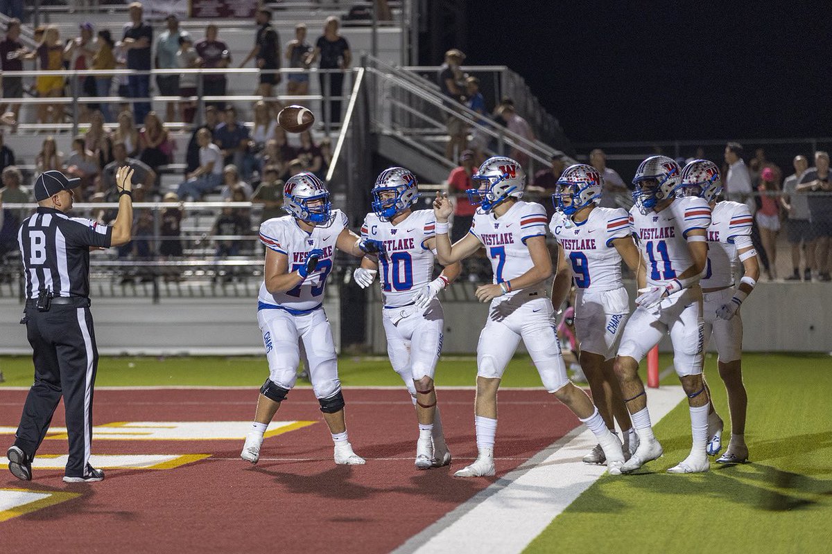 paxton_land's tweet photo. Thank you Seniors! Year 4 on the way https://t.co/9rkNk0o0rX