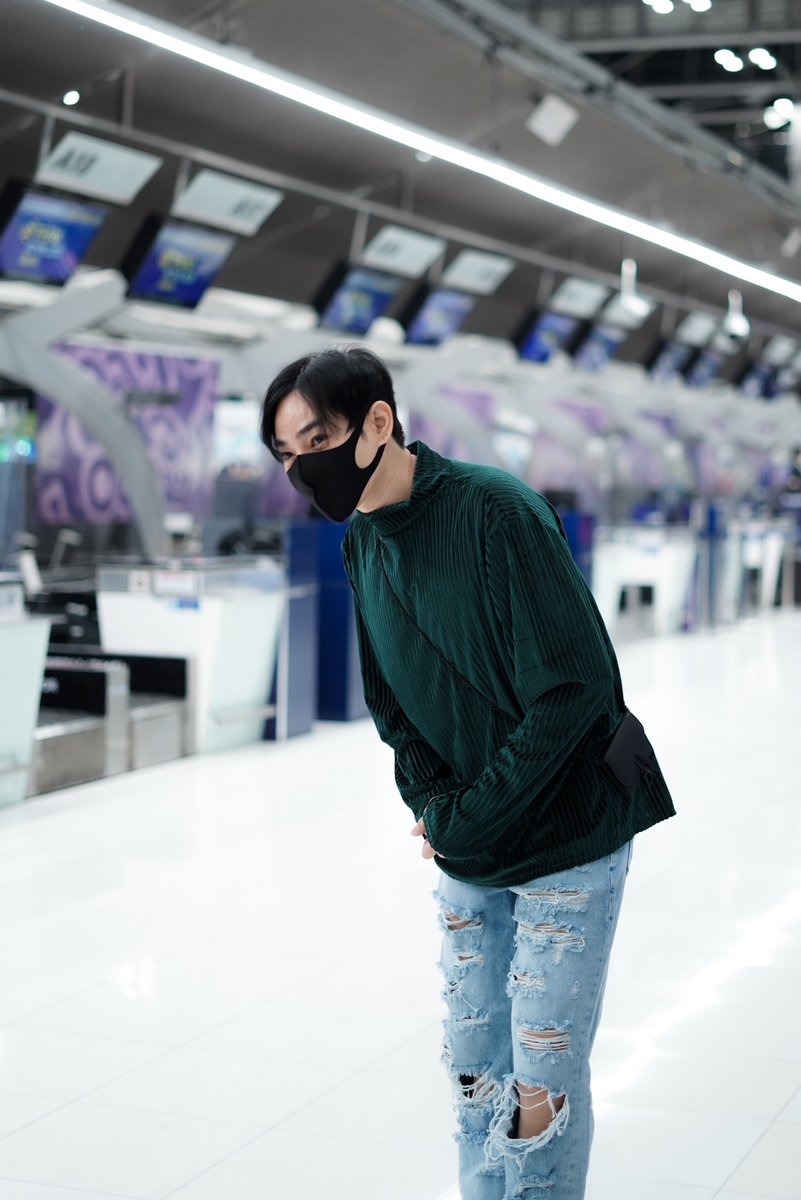 GMMGRAMMY's tweet photo. 📣 ภาพบรรยากาศแฟนๆ มาส่งกำลังใจให้กับ @peckpalit เดินทางเข้าร่วมงาน 2022 Asia Artist Awards (AAA) ที่จะจัดขึ้นในวันที่ 13 ธันวาคม ที่ Nippon Gaishi Hall ในเมืองนาโกย่า ประเทศญี่ปุ่น

#PeckPaLitChoke #เป๊กผลิตโชค 
#ペックパリット #2022AsiaArtistAwards https://t.co/yvLbdkjlRZ