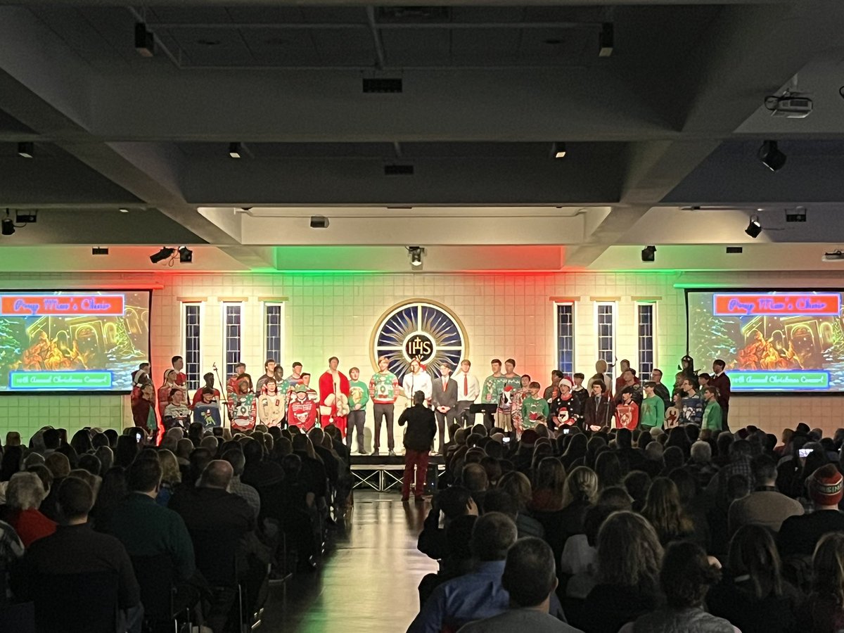 Christmas sweaters ✅
Talented voices ✅
Choir/band collaboration ✅

Thanks to <a href="/CreightonPrep/">Creighton Prep</a> choir and band for another amazing Christmas concert!